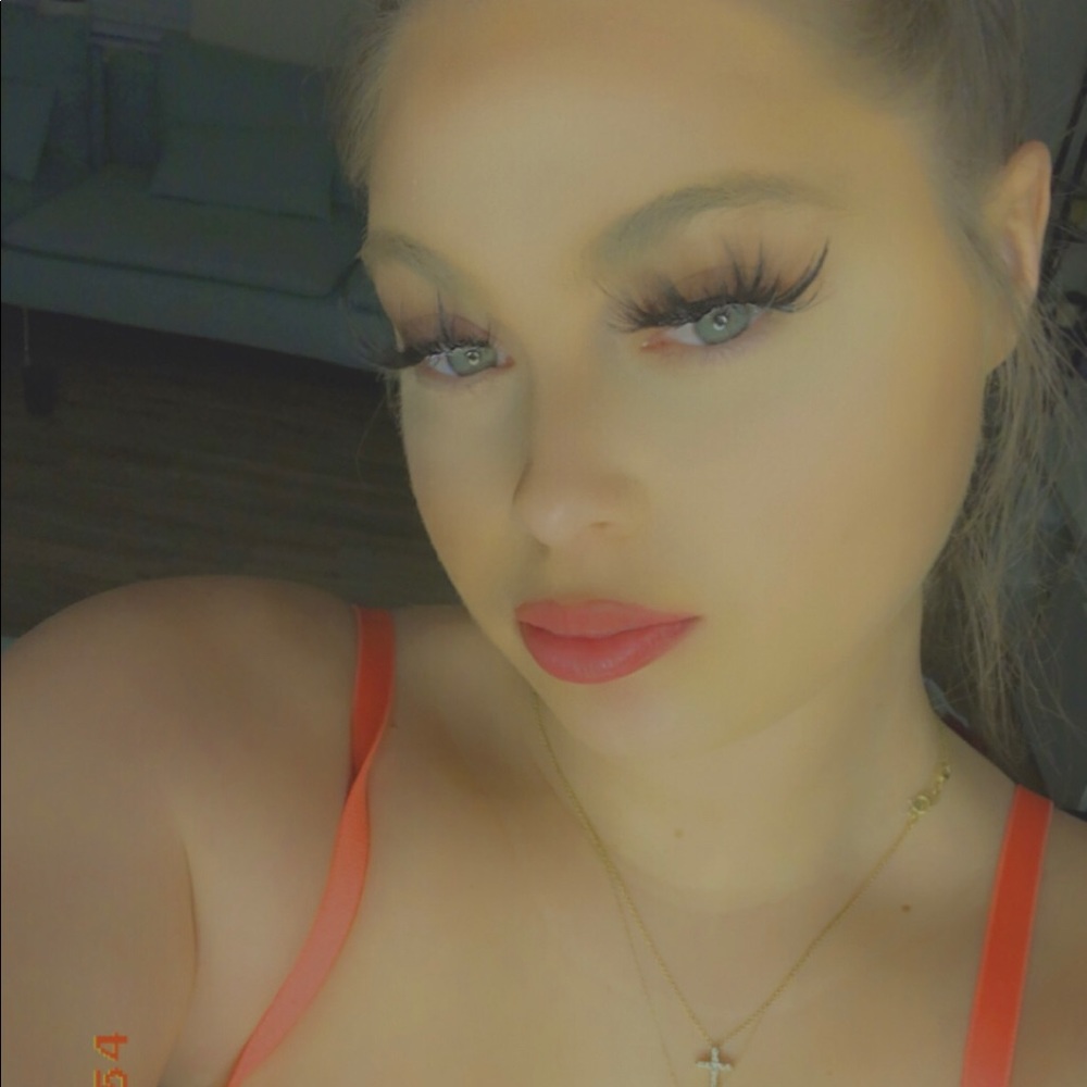 Meet your Posher, Vendula